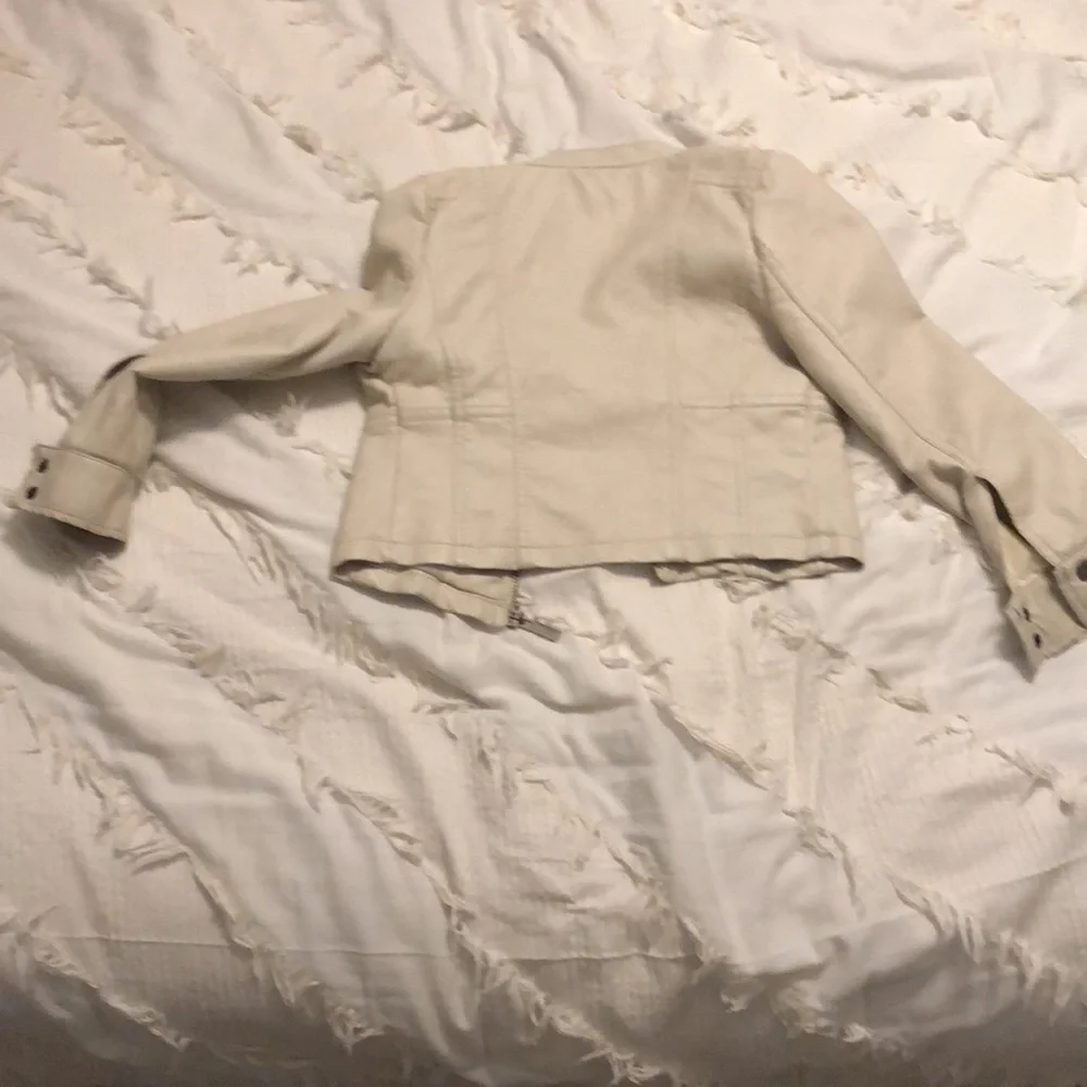 Jacket - Picture 2 of 4